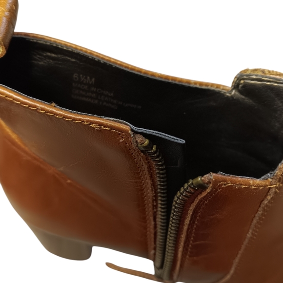 TALBOTS WOMEN'S SIZE 6.5 SIDE ZIPPER HEELED BROWN BOOTS. - Picture 5 of 6